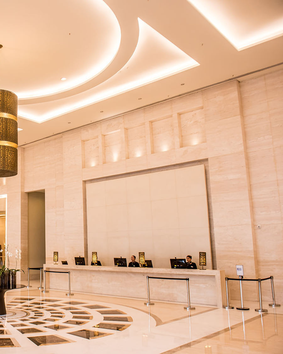 Balcão de recepção do edifício CEO OFFICE